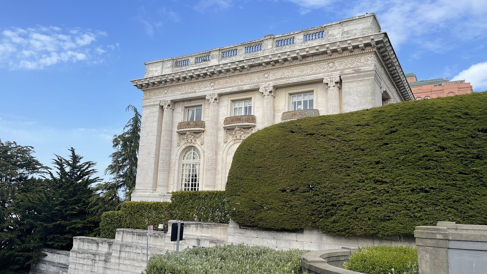 Broadway "Billionaires' Row" & Spreckels Mansion, São Francisco