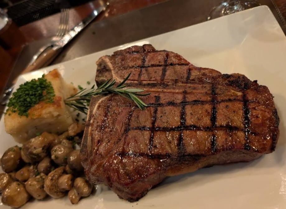 Harris' Restaurant — photo 4